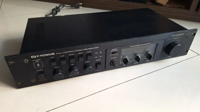 PRÉ AMPLIFICADOR CYGNUS CP 1800X
