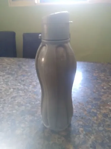 Garrafa 750 ml Tupperware Eco Tupper(Aceito Oferta e Negociar um valor melhor)