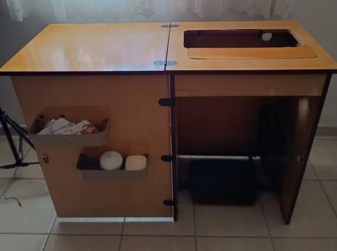 Gabinete máquina de costura