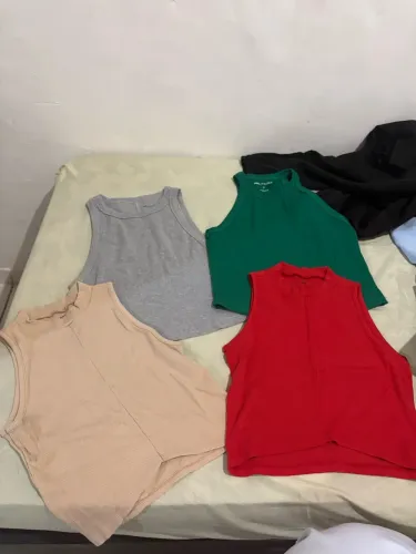 Título: Kit com 4 Blusas Femininas - Pouco Uso