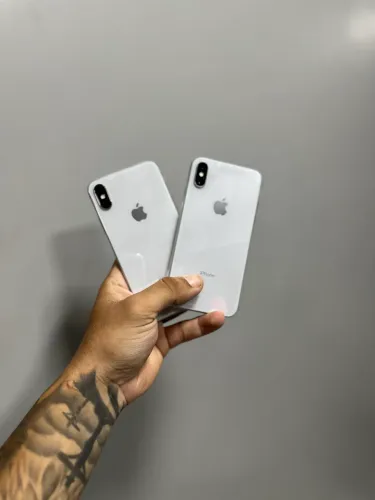iPhone X impecável com todos os acessórios e garantia.