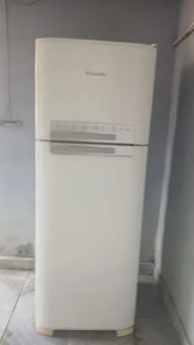 Geladeira Electrolux Frost Free (Grande) 