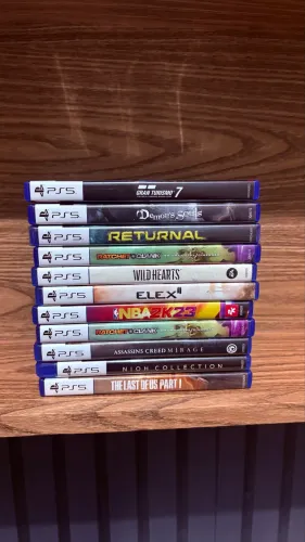 Lote com 11 Jogos Originais PS5 - The Last of Us, GT7, Returnal e mais