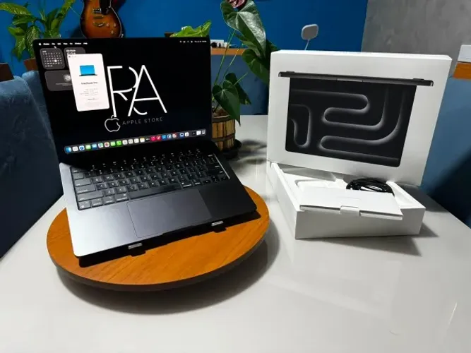 Macbook pro m3 pro 14 inch 18gb ram 512gb ssd