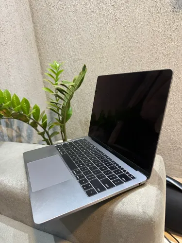 Mecbook 13 pro 16gb ram 256 armazenamento