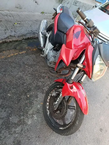 Vende se Cb300 2015 ou troca por Titan 2015 pra cima