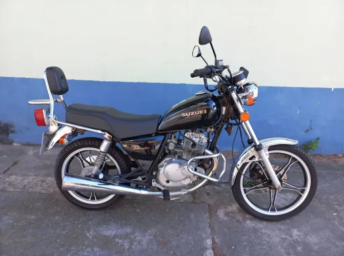 Suzuki Intruder 125