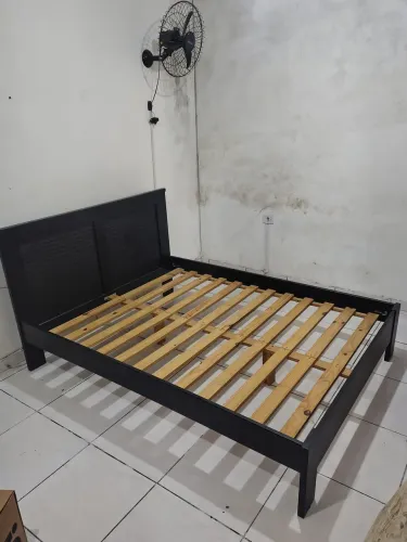Cama de casal madeira maciça 
