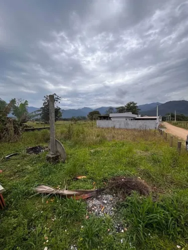 TERRENO À VENDA, PRONTO PARA CONSTRUIR!