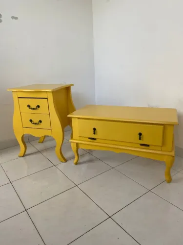 Mesa de cabeceira e aparador (rack baixo)