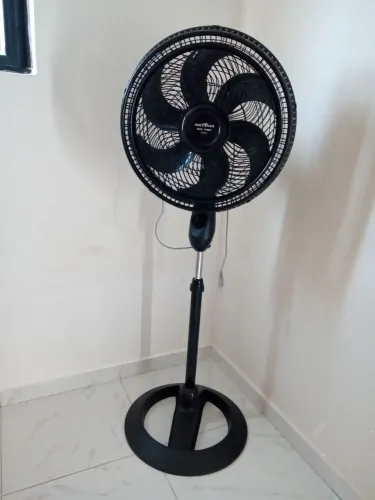 Vendo ventilador semi novo