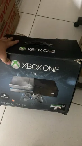 XBOX ONE 1TB EDIÇÃO LIMITADA + MONITOR + MÍDIA FÍSICA