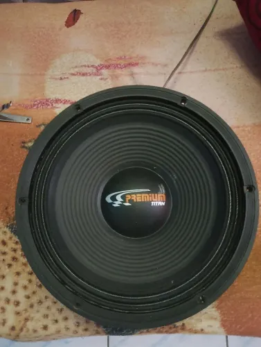 Médio de 12 Premium Titan 300 w novo 4 ohms e 8 ohms