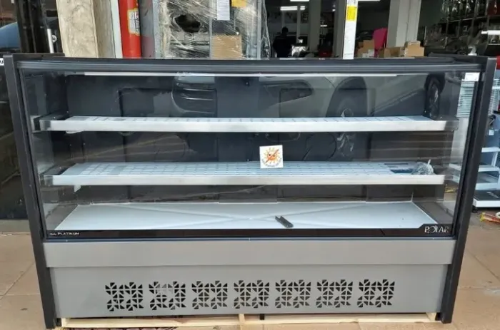 BALCÃO REFRIGERADO 1.75MT PARA BEBIDAS POLAR - NOVO