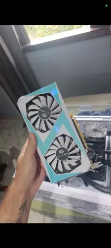 Placa de vídeo rtx 2060 SUPER 8gb branca