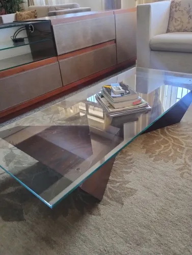 Centro de MESA DE MADEIRA COM VIDRO SUPER NOVO!