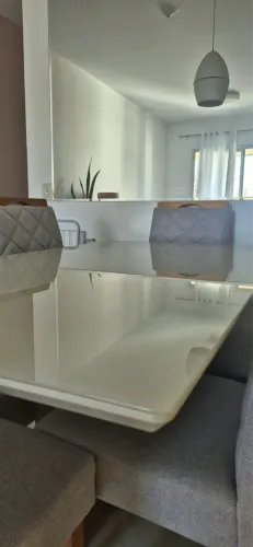 Mesa de jantar com tampo de vidro + 6 cad