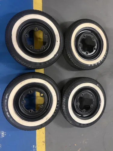Rodas do fusca , Brasília e kombi aro 14 com pneus novos pirelli 
