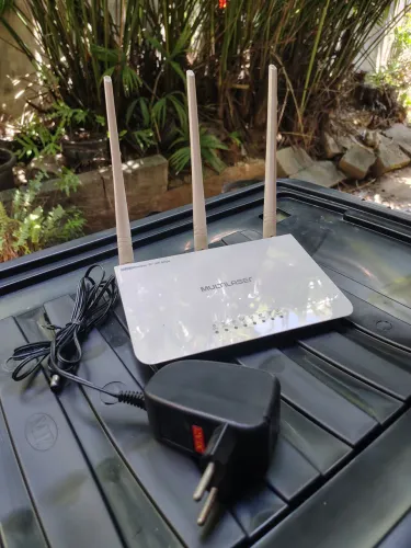 Roteador Multilaser RE163 branco 127/220