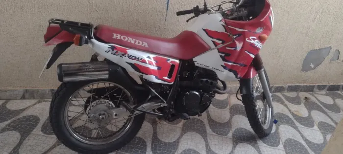 Moto Honda Sahara Nxr 350