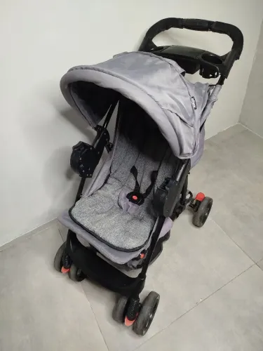 Carrinho de bebê Infanti 