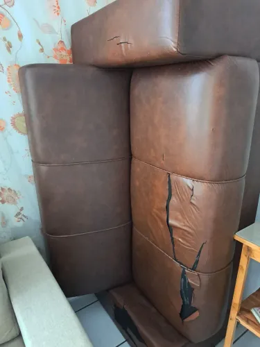 Vemde sofá 3 e 2 lugares.