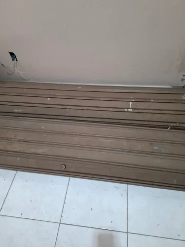 Porta de aço pra loja R$ 500 reais as duas " precisa de reparos " * 