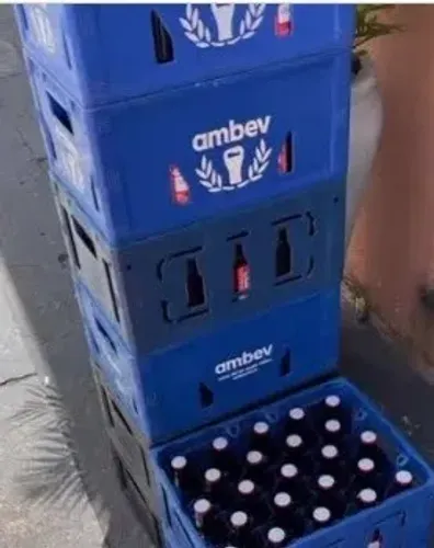 Caixa de cerveja com garrafas 300ml 