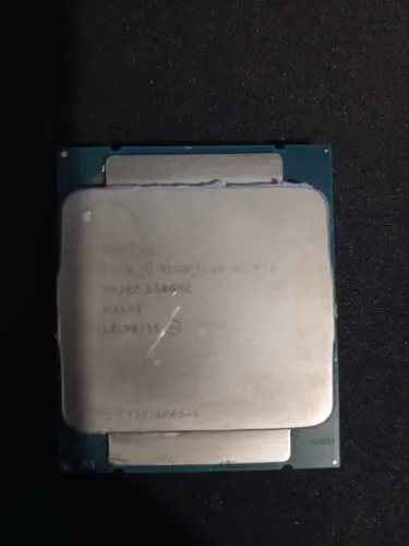 Xeon E5-2678v3 12/24 (X99, compatível com DDR3 e DDR4)