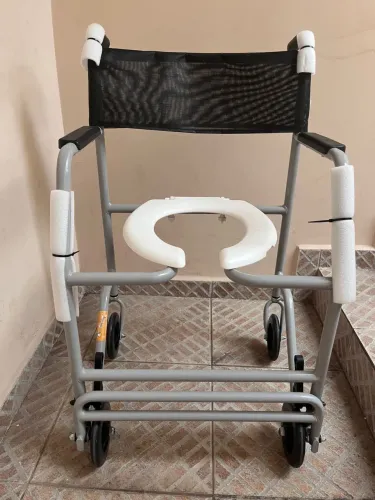 Cadeira de rodas banho