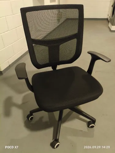 Cadeira de escritório ADJUST (TokStok)