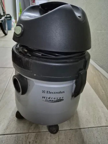 Aspirador Electrolux Hidrovac Turbo Água e Pó