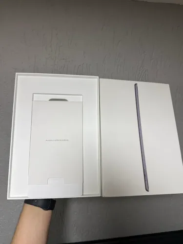 Caixa de iPad 9 Cinza Espacial - original 