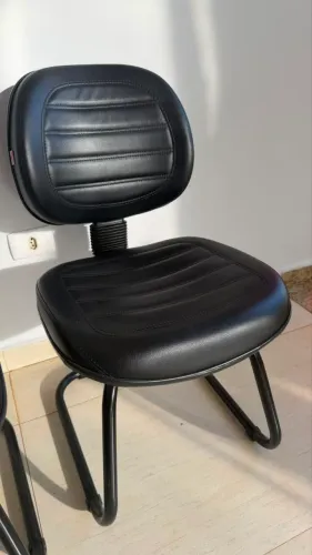 Cadeira fixa escritório
