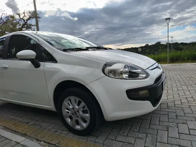 Fiat Punto Attractive 1.4 Fire Flex 8V 5P 2013