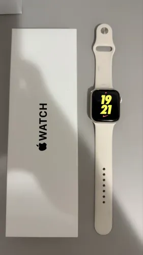 Apple Watch SE3 44mm - Pulseira M/G