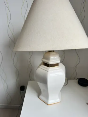 Abajur em porcelana