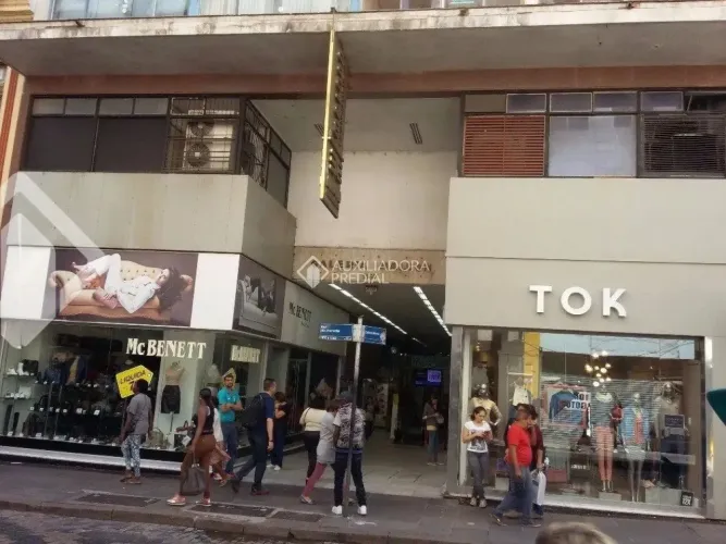 Sala na Galeria Malcon, Rua dos Andradas, Centro Histórico - Porto Alegre