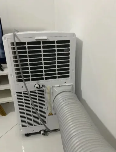 ar-condicionado portátil hisense 12.000 BTUS ? 127 V ? dois meses de uso!