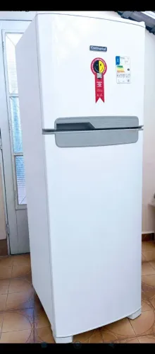 Geladeira Frost Free 400 L semi nova 