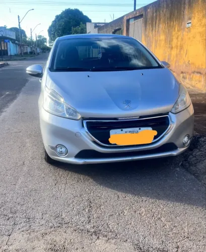 Peugeot 208 Allure 1.5 Flex 8V 5P 2014