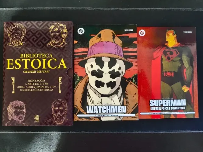 Livros diversos (Superman, Watchmen e Filosofia)