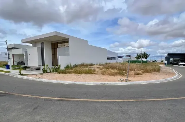 LOTE À VENDA Cond. Buona Vita Petrolina Lote 243,60m2 (Nascente)