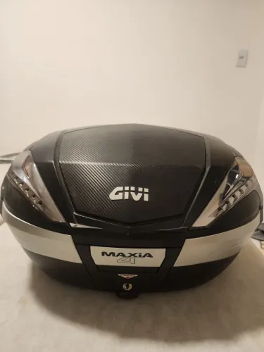 Baú Givi Maxia V4