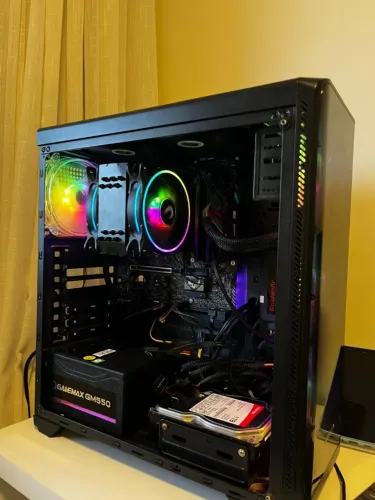 PC Gamer - Ryzen 5600GT 32GB + SSD + Gamemax GM550