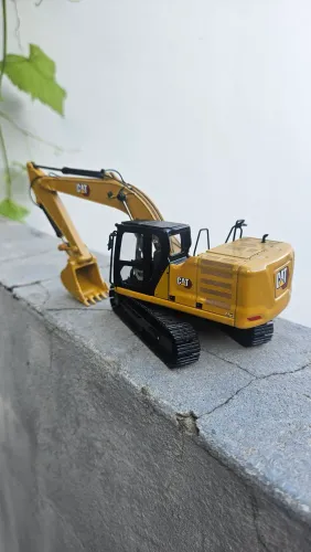 Miniaturas Máquinas e caminhões 1/50