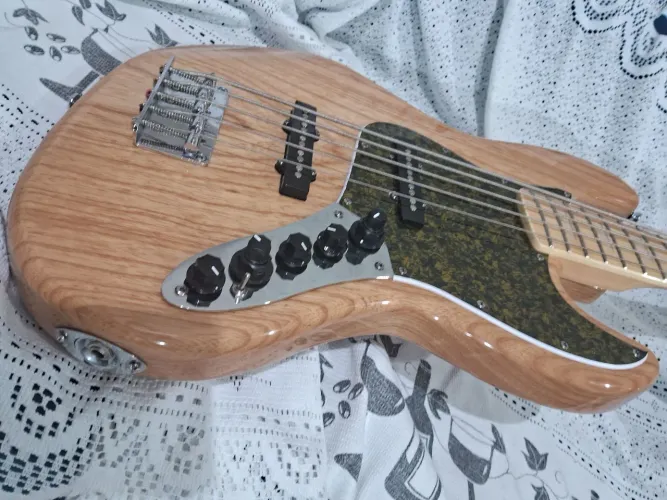 Baixo Jazz Bass Sx 5 C/Upgrade Preamp C7