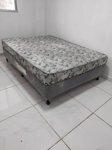 Vendo cama box (10 cm espuma)