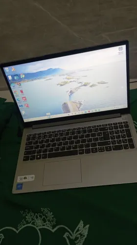 Notebook Lenovo 2023. Usado apenas para estudos