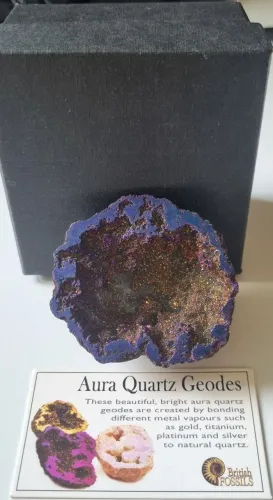 Pedra Aura Quartz Geodes